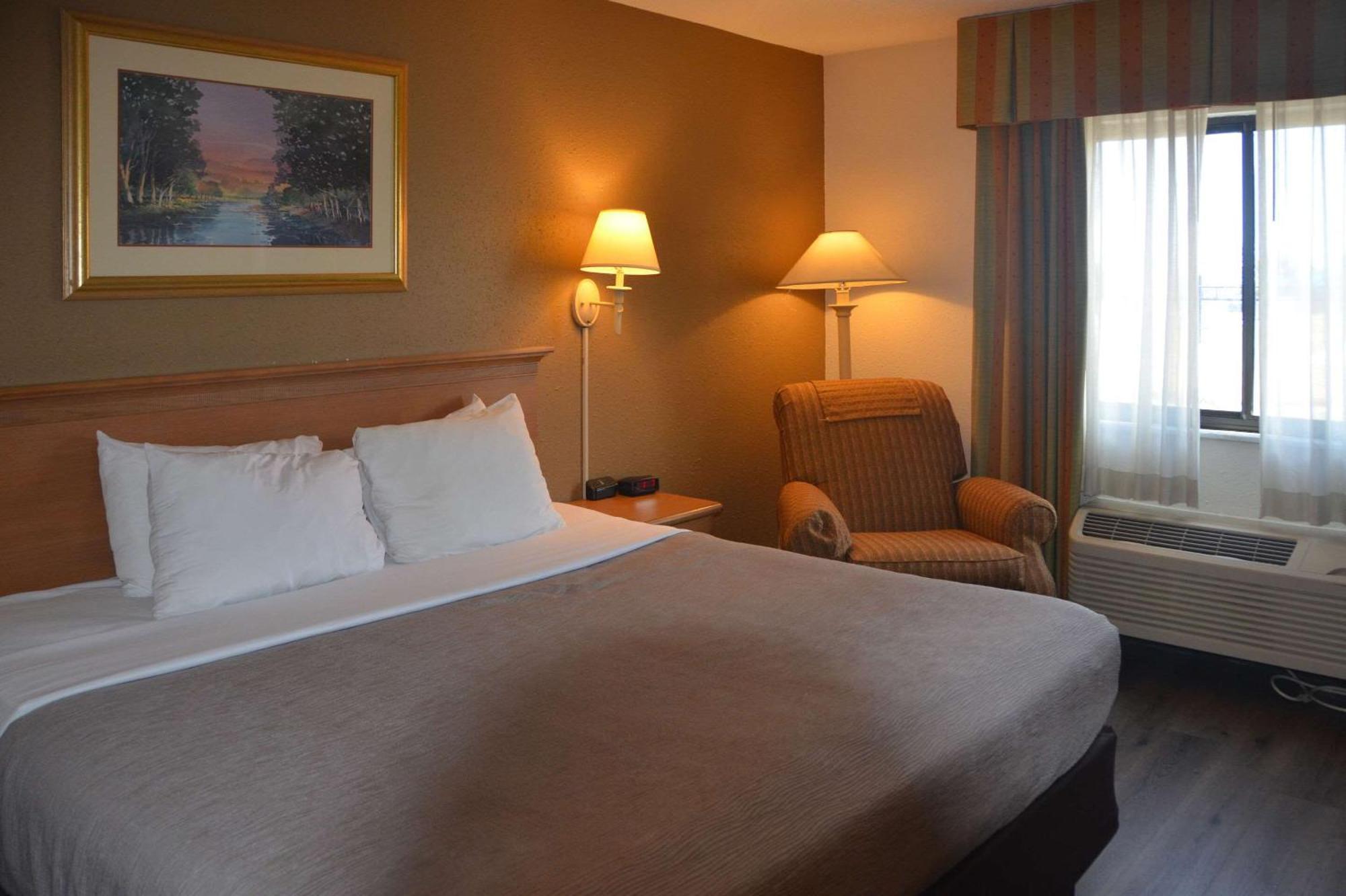 Quality Inn Perrysburg Exterior foto